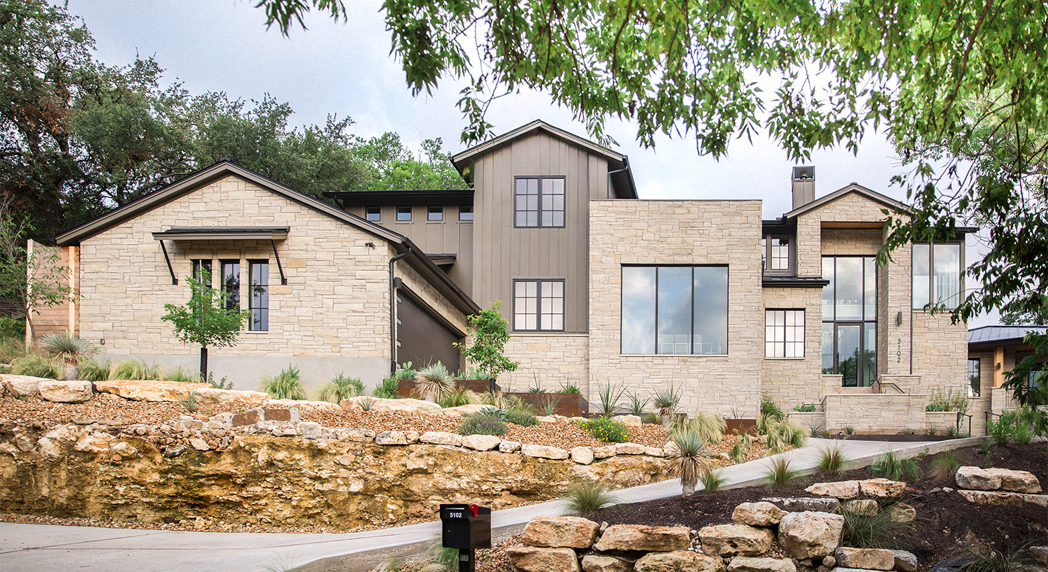 blog-5012-Beverly-Skyline,-Austin---Stone-Acorn-Builders-03